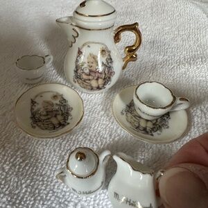 M.J. Hummel Miniature tea set